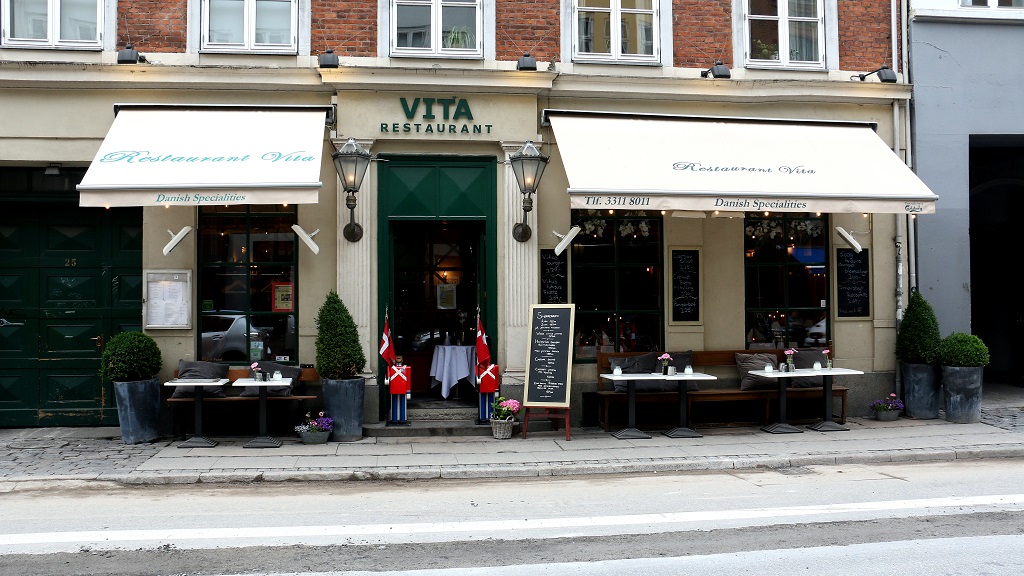 From Royal Pharmacy to Plate: Restaurant Vita's Signature Smørrebrød
